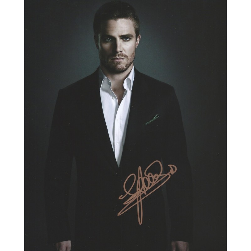 Stephen Amell Autograph 6912