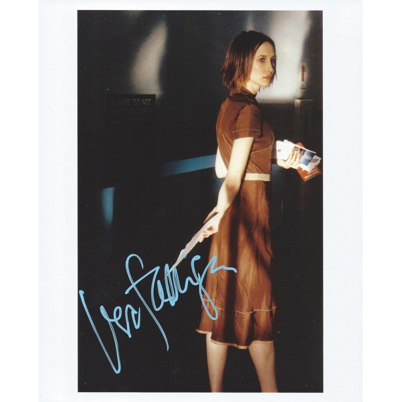 Vera FARMIGA Autograph