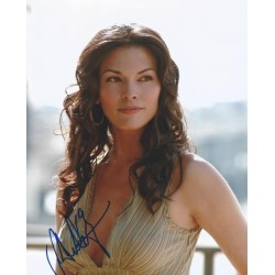 Alana DE LA GARZA Autograph