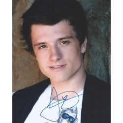 josh hutcherson signing autographs