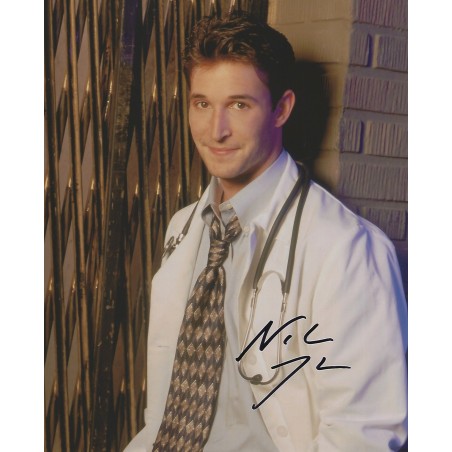 Noah WYLE Autograph