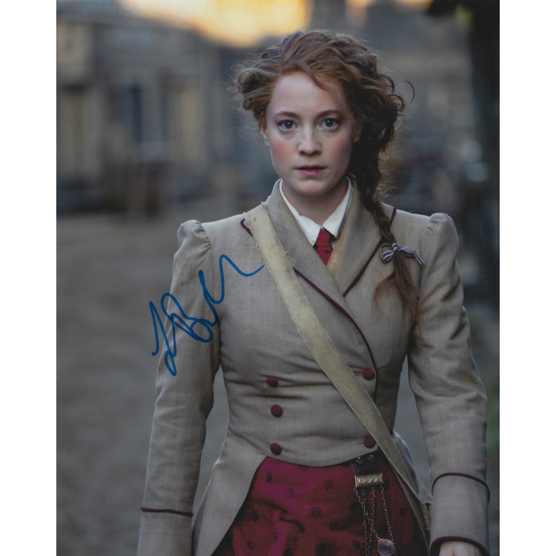 Leonie BENESCH autograph